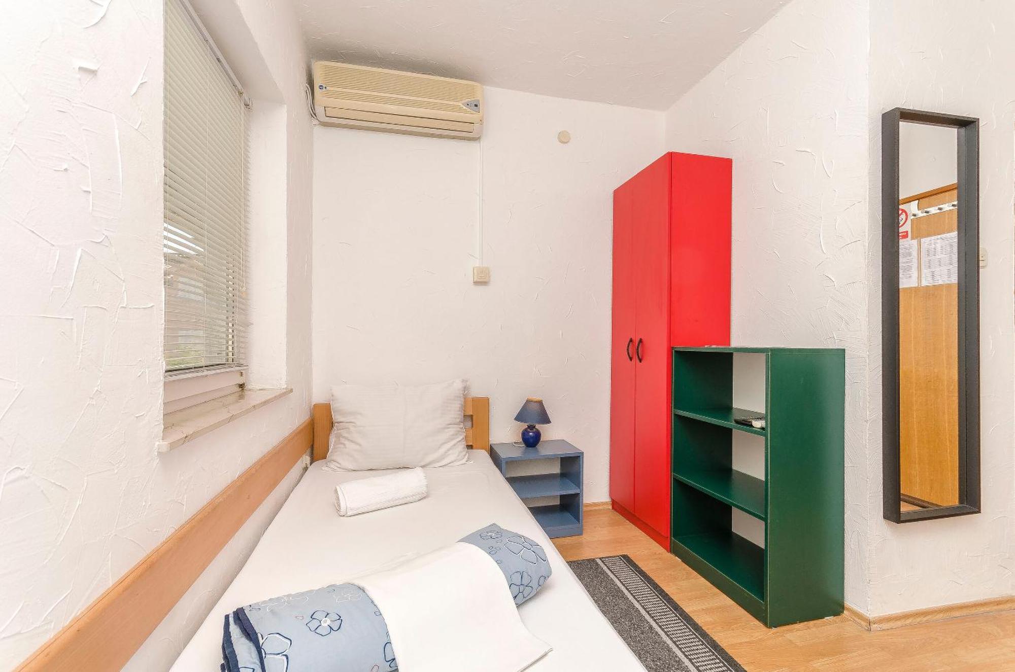 Apartments And Rooms Mladen Vodice Kültér fotó